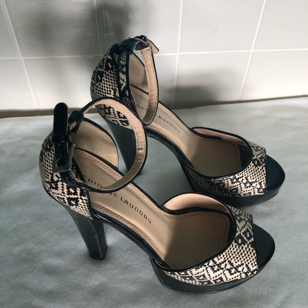 🖤🖤🖤 Platform Heels 🤍🤍🤍 - Picture 3 of 5
